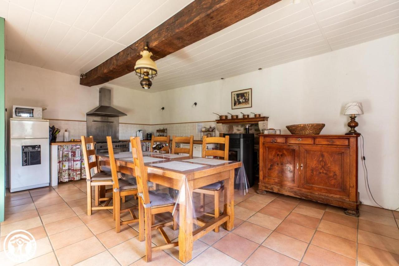 Aux 2 Puys - Gite "Le Lemptegy" Saint-Priest-des-Champs Luaran gambar