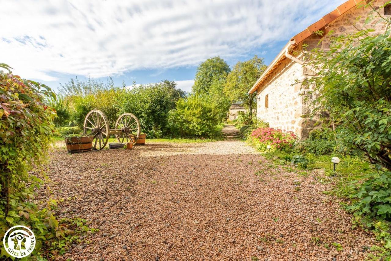Aux 2 Puys - Gite "Le Lemptegy" Saint-Priest-des-Champs Luaran gambar
